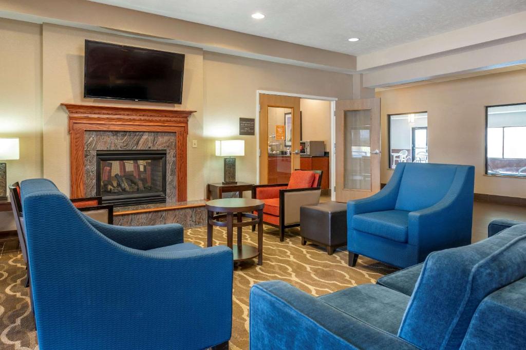 Comfort Suites Merrillville Main image 2